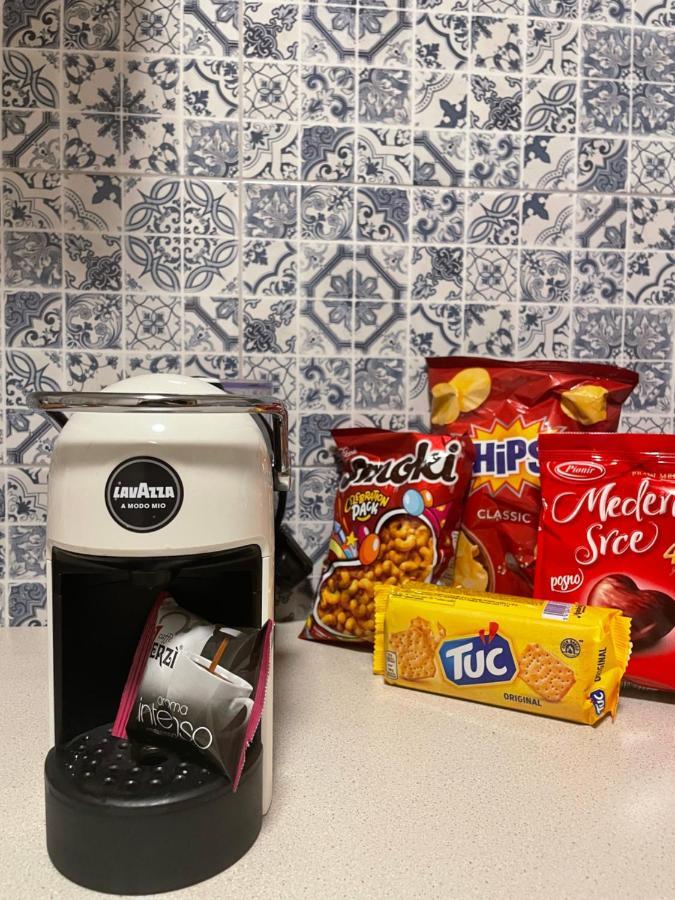 Apartment Vrbisao ツェティニェ エクステリア 写真